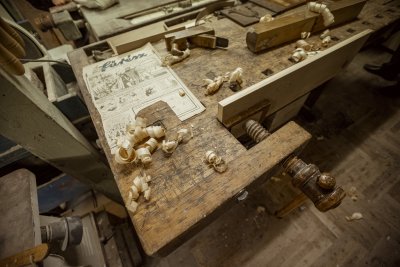 Neobarokk falikonzol