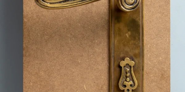 Szecessziós lakóház (az ún. Szedő–ház) kilincse és pajzsa