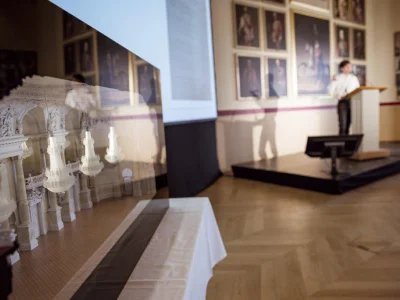 Előadás a konferencián