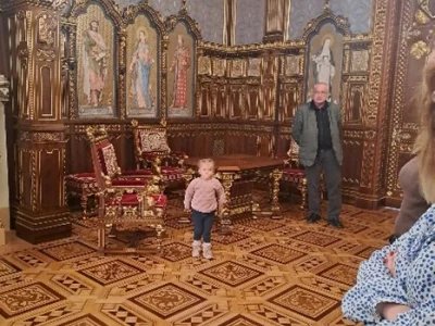 Szépmíves diákok látogatása a Szent István-teremben