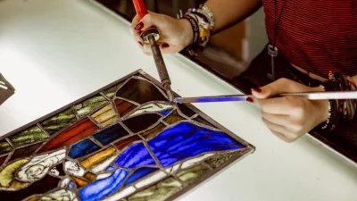 Üveg szépmíves képzés